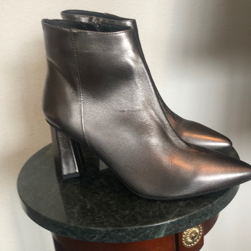 🌻Aquatalia gray boots s9